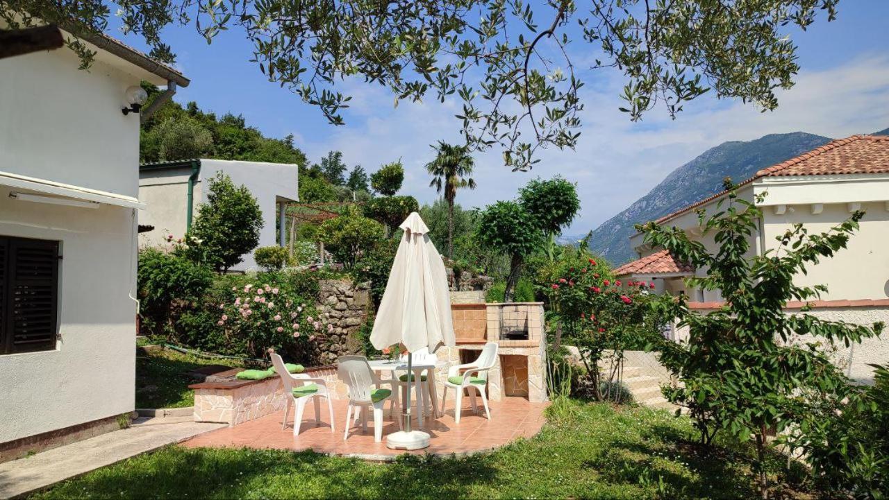 Holiday House In The Kotor Bay Exterior photo