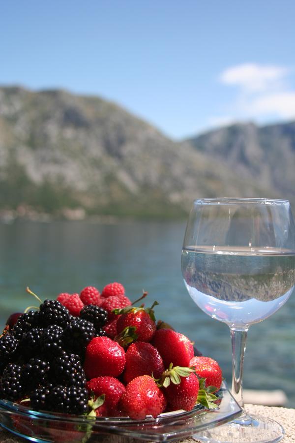 Holiday House In The Kotor Bay Exterior photo